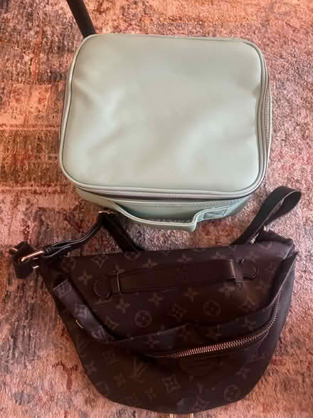 Photo of free wallets, perfume, jewelry cases (Upper West Side) #4