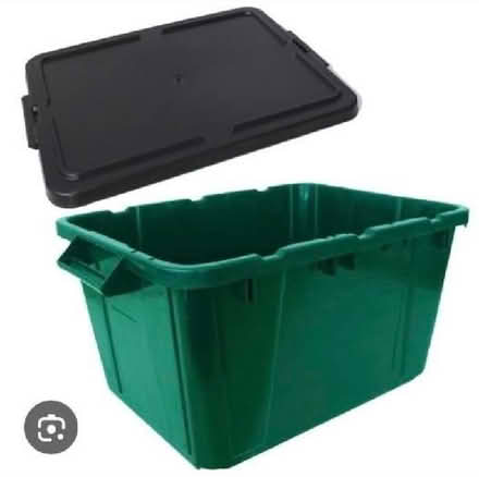 Photo of Recycling box with lid (Bishops Tachbrook CV34) #1