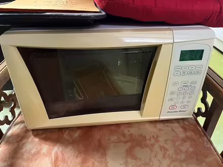 Photo of free Microwave (Whitby - Kendalwood/Dundas-ish) #1