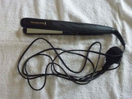 Photo of free Remington Hair Straighteners. (Westwood BA15) #3