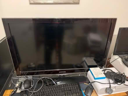 Photo of free Samsung 37" HD TV, stand, remote (Warlingham CR6) #1