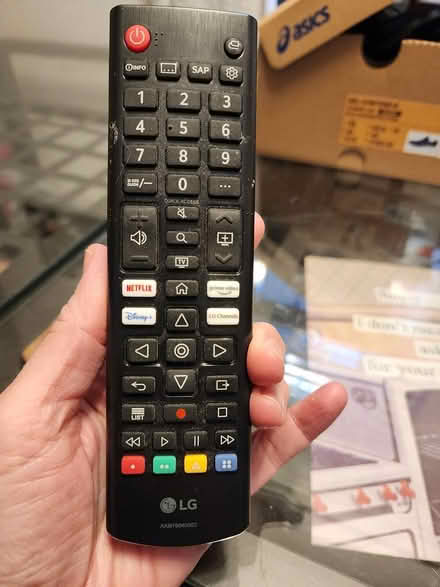 Photo of free LG TV remote AKB76040302 (Lanier Heights) #1