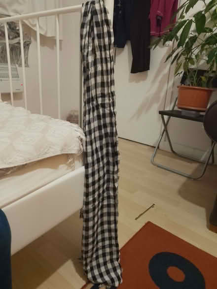 Photo of free Checkered scarf/shawl (Morden SM4) #3