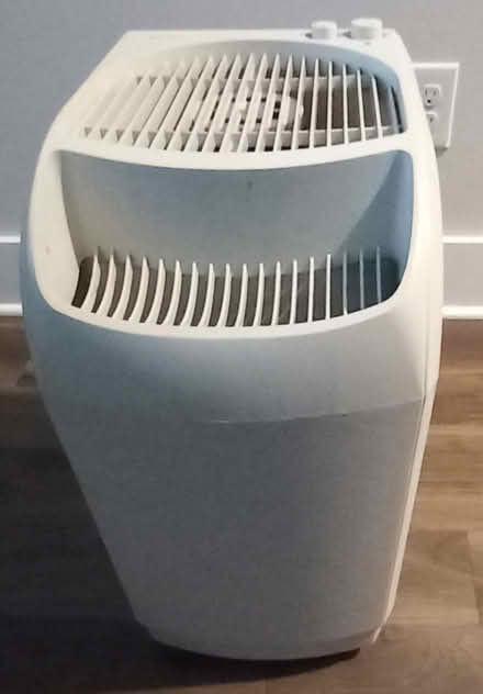 Photo of free Full Size Humidifier (West Nashville) #1