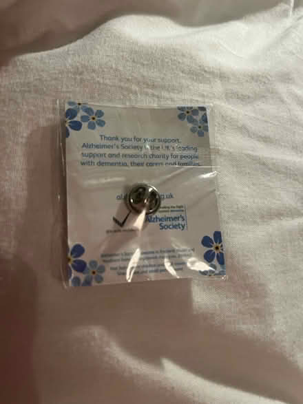 Photo of free Alzheimer’s Forget me knot badge (Mitcham CR4) #2