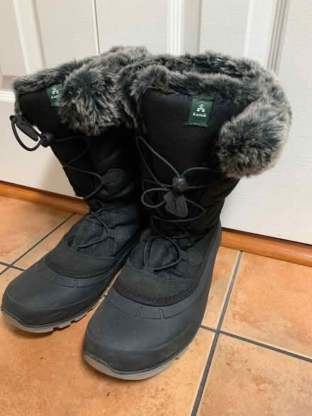 Photo of free Winter Boots (Size 11/43 Women) (Dufferin/Rogers) #1