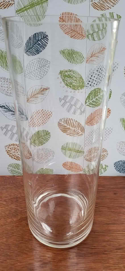 Photo of free Tall clear glass vase (Warlingham CR6) #3