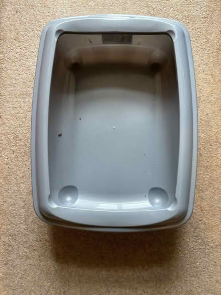 Photo of free Cat bed and litter tray (Hurdsfield SK10) #1