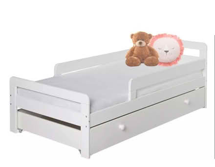 Photo of Toddler bed with storage drawers (Chigwell IG6) #1