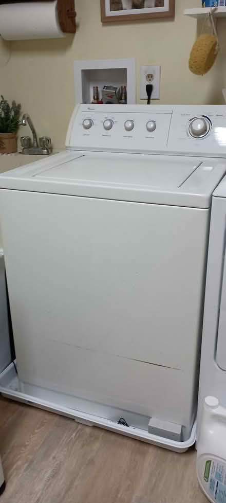 Photo of free Washer 3.9 cu ft works great (Prince William Cty, Manassas) #1