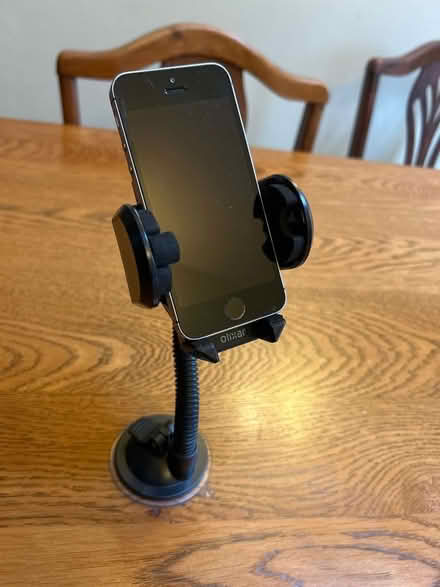 Photo of free Phone holder for car dashboard (Tolworth KT6) #1