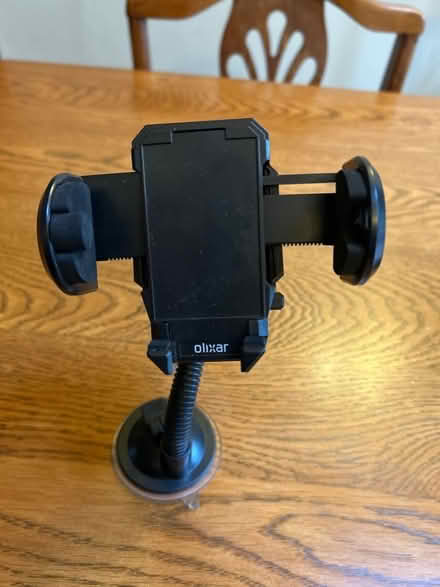 Photo of free Phone holder for car dashboard (Tolworth KT6) #2
