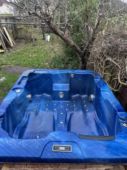 Photo of free hot tub (electrics broken) (SO16) #3