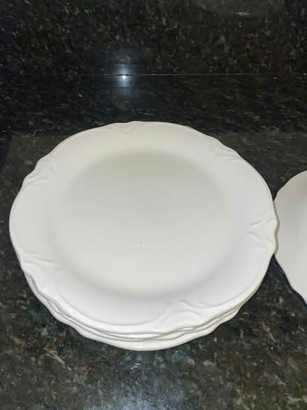 Photo of free 5 pier 1 Imports plates (Battery park city) #1