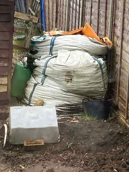 Photo of free LOTS OF SOIL, as much as you need (guildford GU1) #3