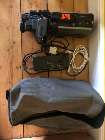 Photo of free Philips Explorer Camcorder VKR6850 For Parts Untested (Malvern Link WR14) #4