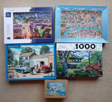 Photo of free 4x1000 and 1x500 Piece Jigsaws (Kenilworth CV8) #1