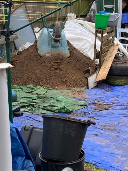 Photo of free LOTS OF SOIL, as much as you need (guildford GU1) #1