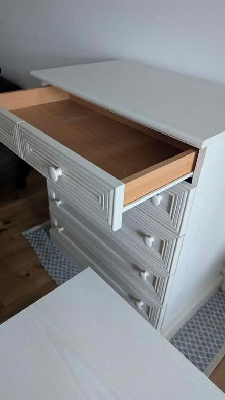 Photo of free Chest of drawers and 2 bedside units (Ampthill MK45) #2