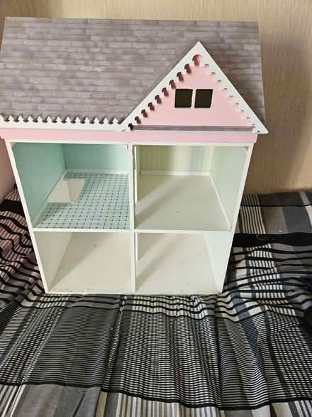 Photo of free Dolls house (Chichester PO19) #2