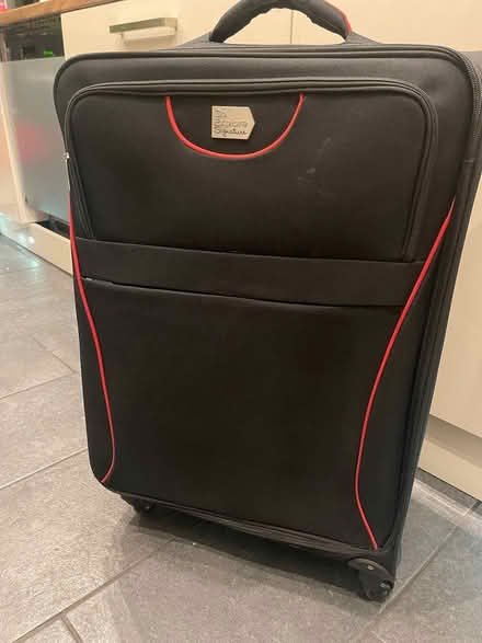 Photo of free 4 wheel suitcase (DA16) #1