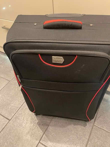 Photo of free 4 wheel suitcase (DA16) #4