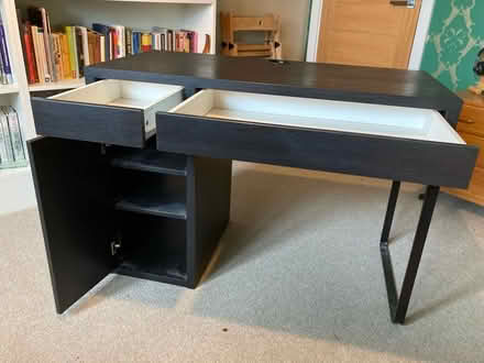 Photo of free Black desk (Berkhamsted HP4) #3