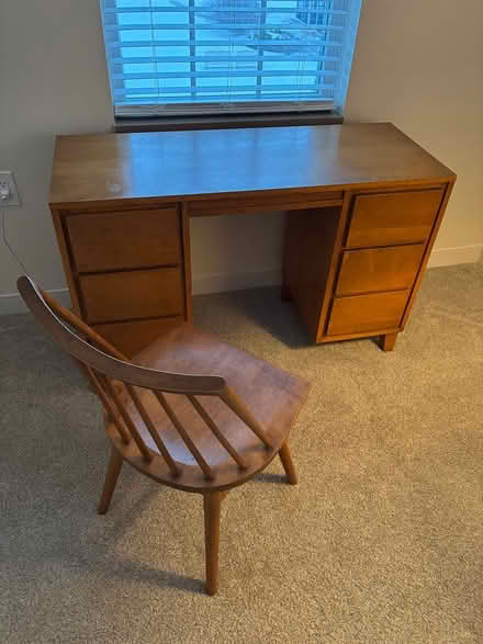 Photo of free desk and matching chair, bureau (32 Ridge Road, 48069) #1