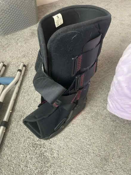 Photo of free Crutches and Ankle Boot (Vancouver, WA) #2