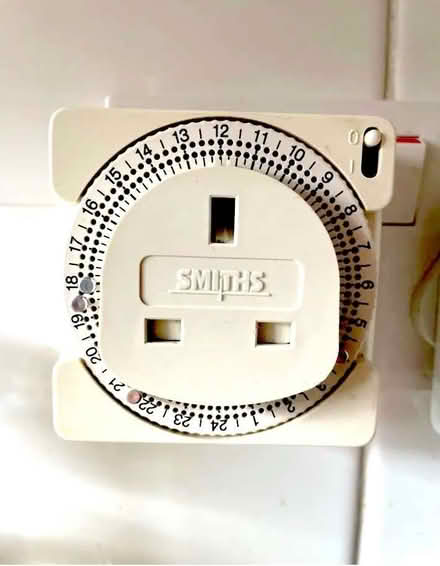 Photo of free Simple Mains timer plug switch no batteries (Welling DA16) #1