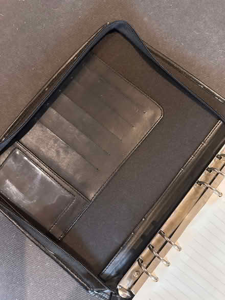 Photo of free Filo Fax style zipped A5 folio (Chipping Norton OX7) #4