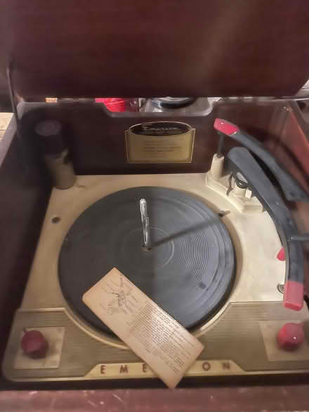 Photo of free 1950s Emerson record player (Excelsior) #3