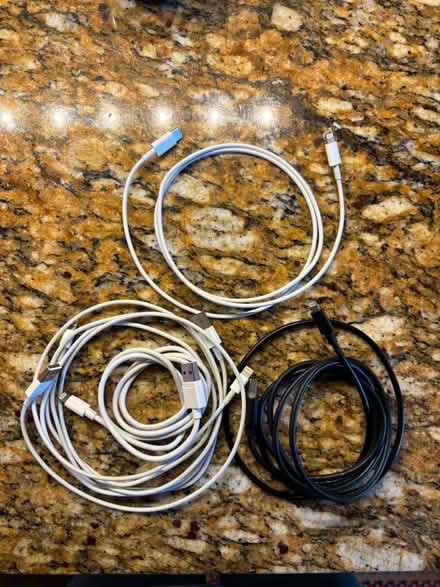 Photo of free Lightning Cables (21774) #1