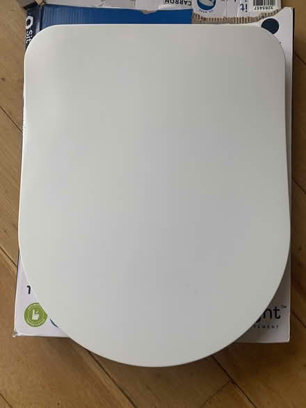 Photo of free White round toilet seat (CT11) #1