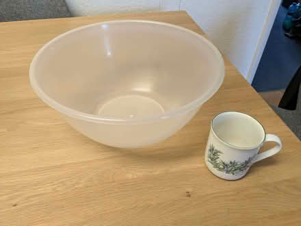 Photo of free Plastic Bucket & Two Bowls (Bushey Heath WD23) #2