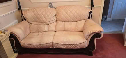 Photo of free Cream leather sofa (Barkingside IG6) #4