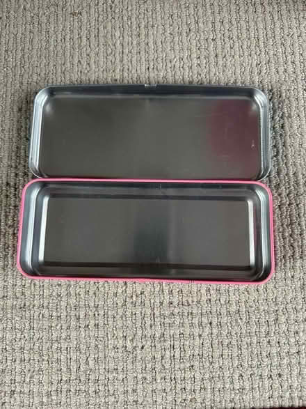 Photo of free Metal pencil tin (GU51) #2