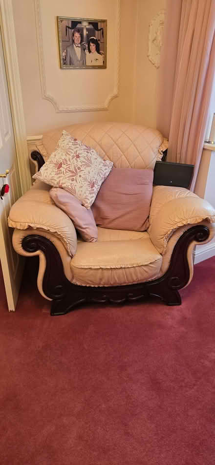 Photo of free Cream leather sofa (Barkingside IG6) #1