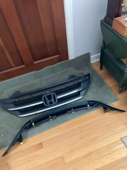 Photo of free Front end pieces for 2013 Honda crv (Oakton Park in skokie) #1