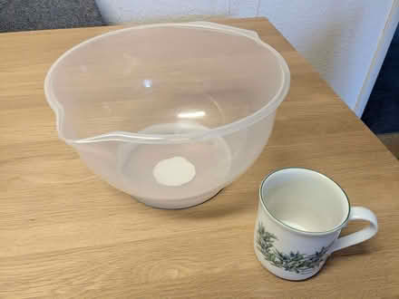 Photo of free Plastic Bucket & Two Bowls (Bushey Heath WD23) #3