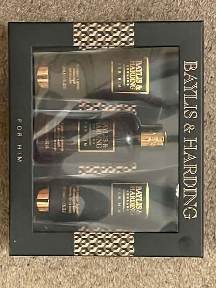 Photo of free Bayliss & Harding toiletries gift sets (Little Eaton DE21) #1