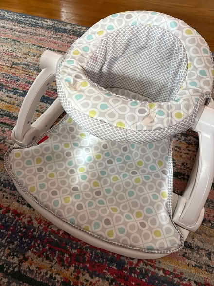 Photo of free Infant/baby seat (Drexel Hill) #1