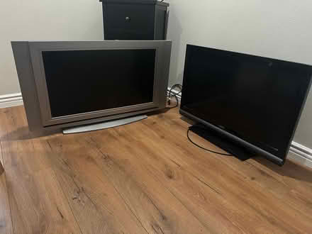 Photo of free Recliner 2 TVs (San Jose, CA) #4