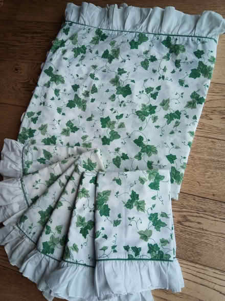 Photo of free Duvet cover and pillowcases (Enfield EN2) #1