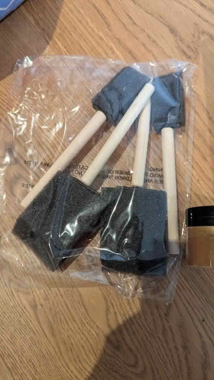 Photo of free Assorted craft supplies. (Finsbury Park N7) #4
