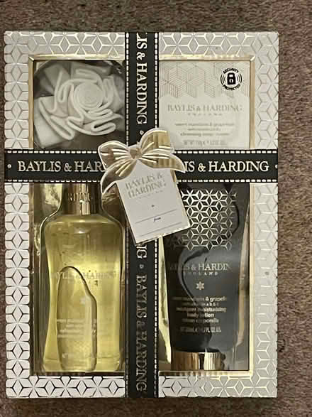 Photo of free Bayliss & Harding toiletries gift sets (Little Eaton DE21) #2