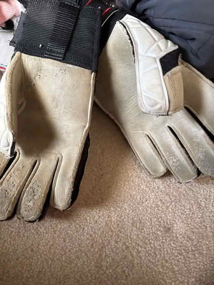 Photo of free well used goalie gloves for kids size 5 (Woking GU21) #2
