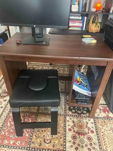 Photo of free Small desk (Ravenswood) #1