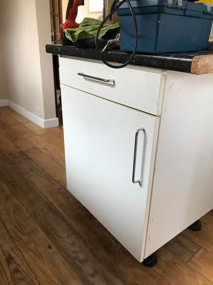 Photo of free White kitchen unit (Lye Valley (OX3)) #1