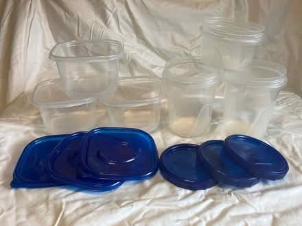 Photo of free Plastic containers, with lids (Jefferson County) #1